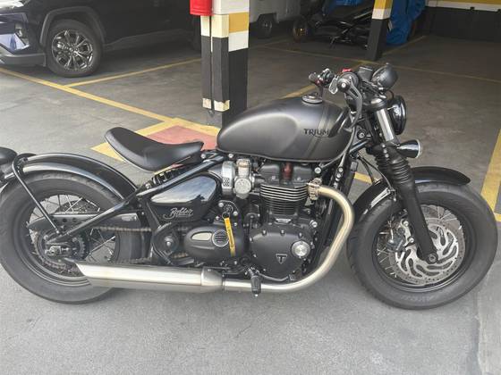 TRIUMPH BONNEVILLE BOBBER 1200 